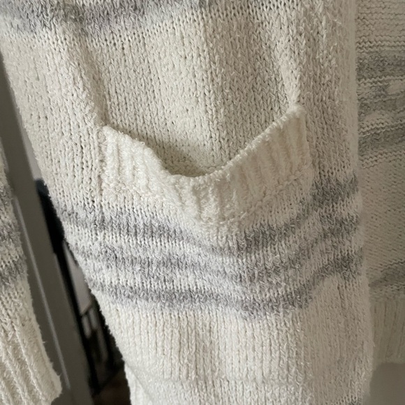 Gap Sweater - Picture 2 of 4